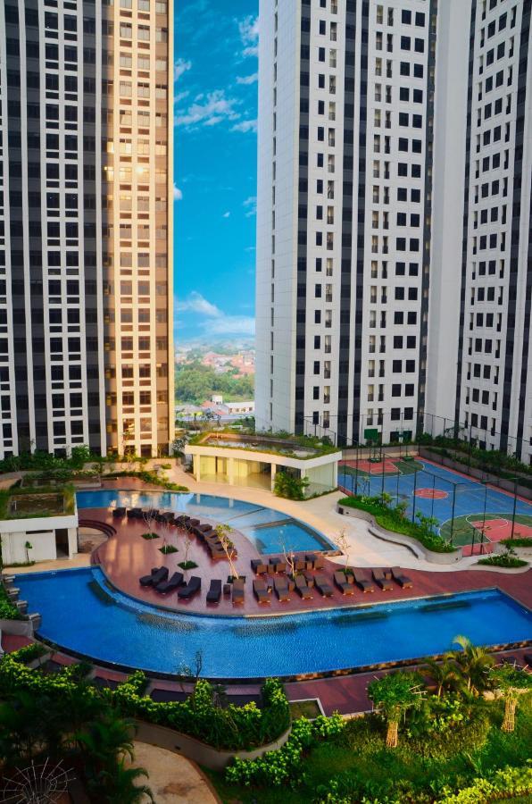 Louis Kienne Cikarang Hotel & Service Apartment เบกาซิ ภายนอก รูปภาพ