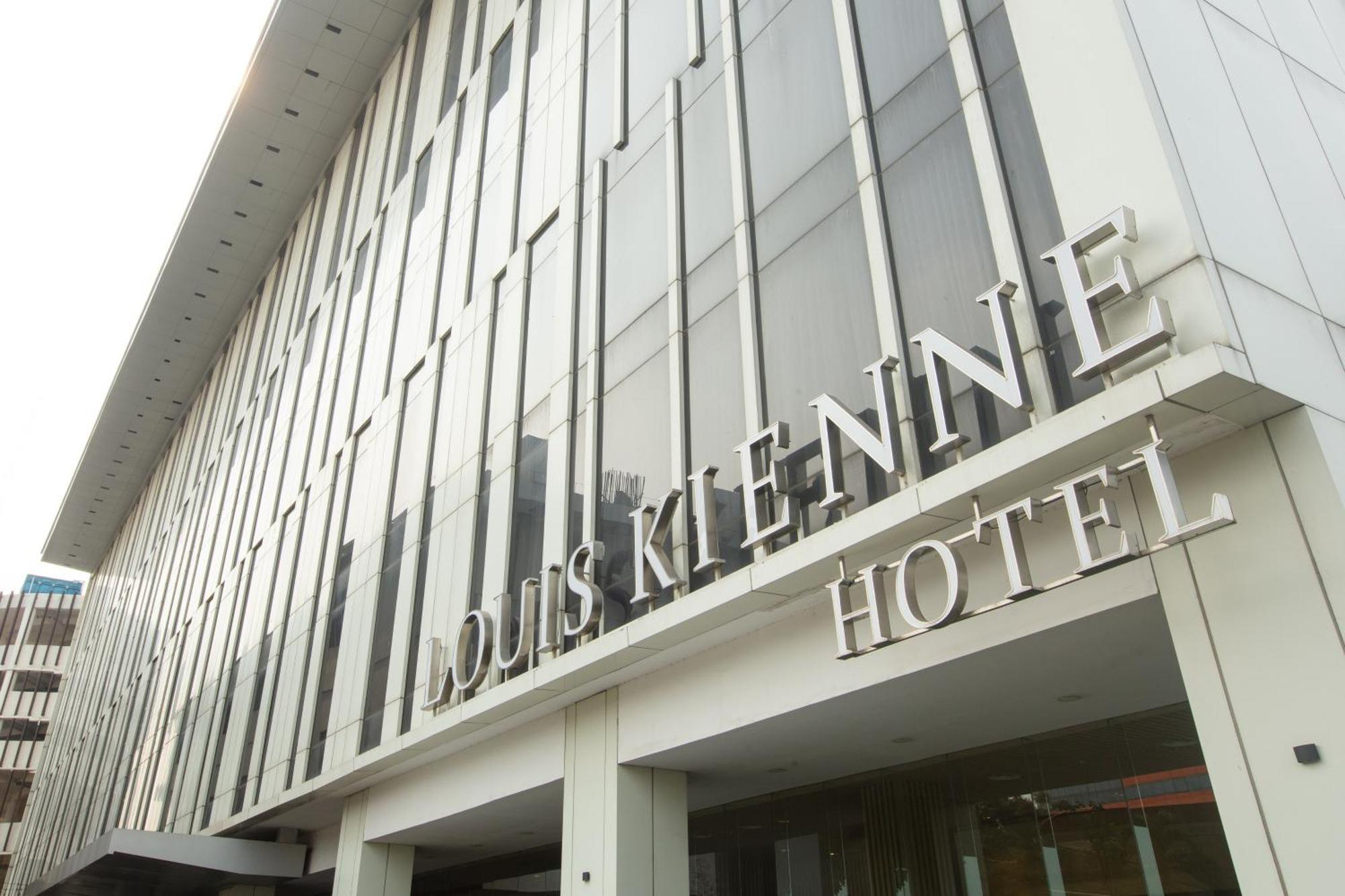 Louis Kienne Cikarang Hotel & Service Apartment เบกาซิ ภายนอก รูปภาพ