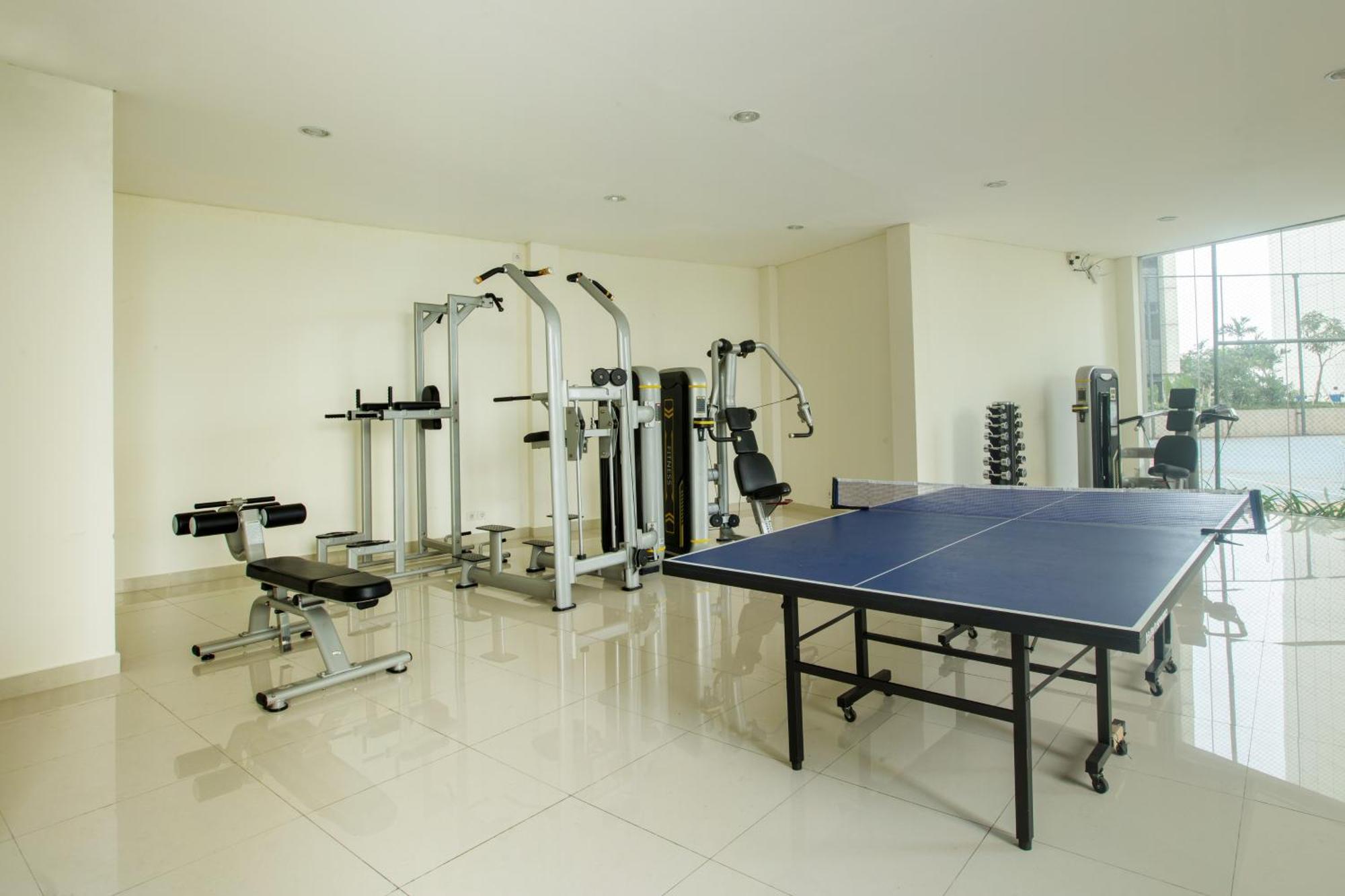 Louis Kienne Cikarang Hotel & Service Apartment เบกาซิ ภายนอก รูปภาพ